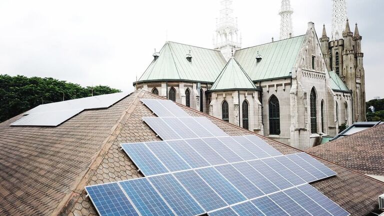Intip Rumah Ibadah yang Sudah Memanfaatkan Energi Matahari